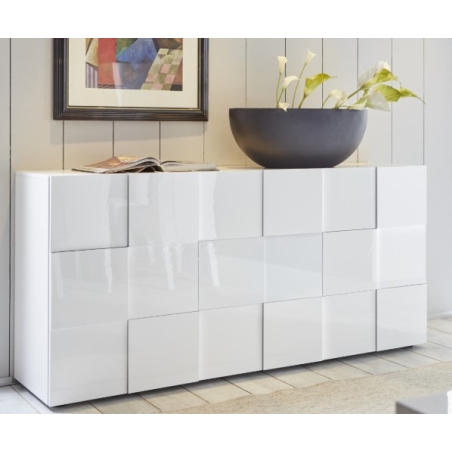 Dama 3 door chest of drawers. MC Accent